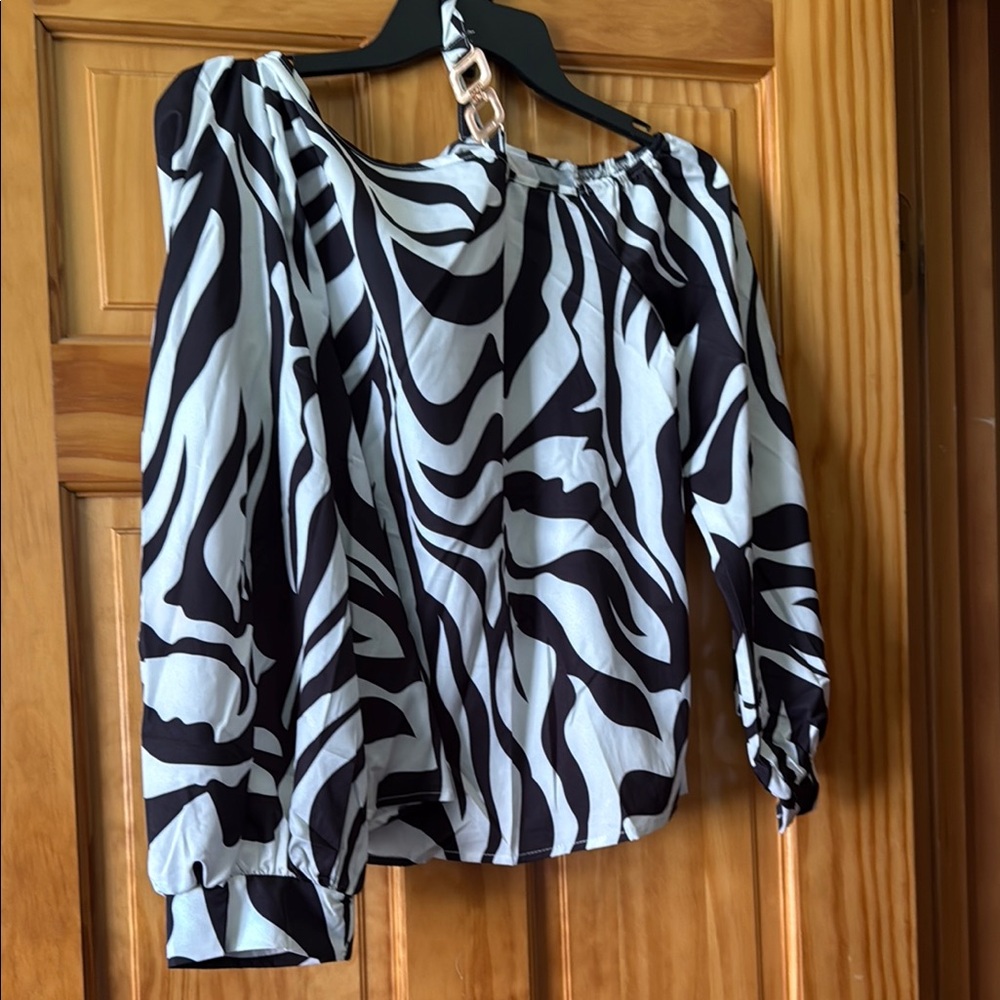 SHEIN Black and White Asymmetrical Graphic Blouse NWOT